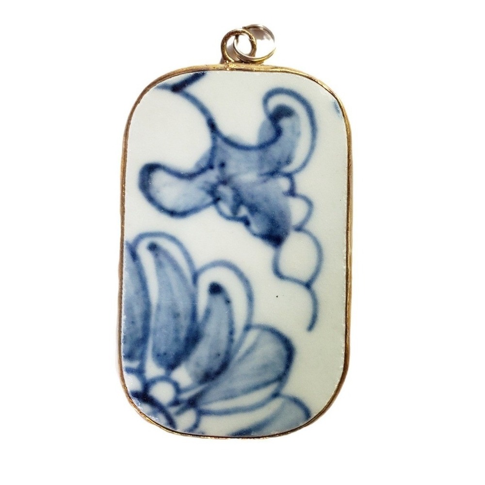 Vintage Ming Blue & White Porcelain Floral Pendant Gold Tone Pottery Shard Focal